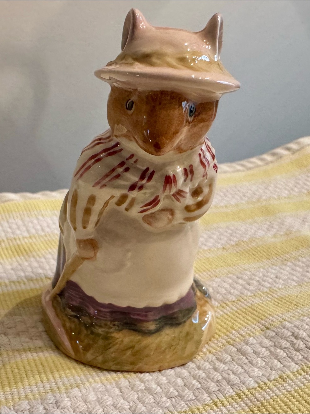 Royal Doulton Old Mrs. Eyebright Marked Figurine Base